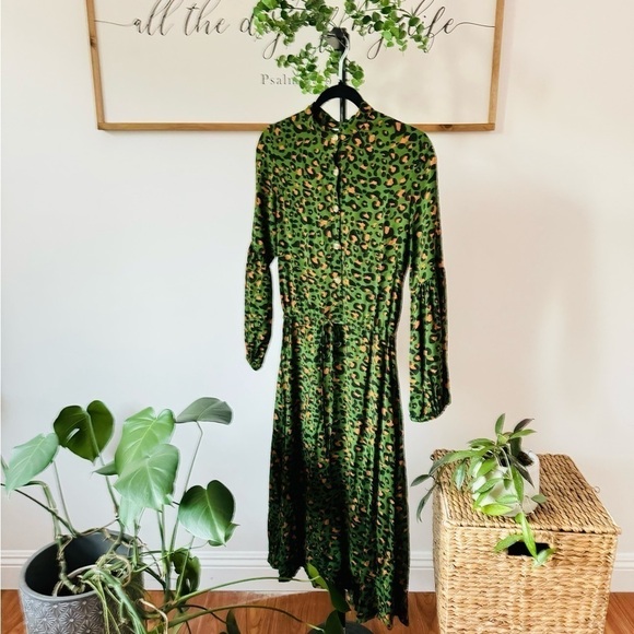 Beautiful Kimber Leopard Dress - Picture 2 of 13